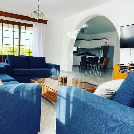 וילה Kapistris Dyo